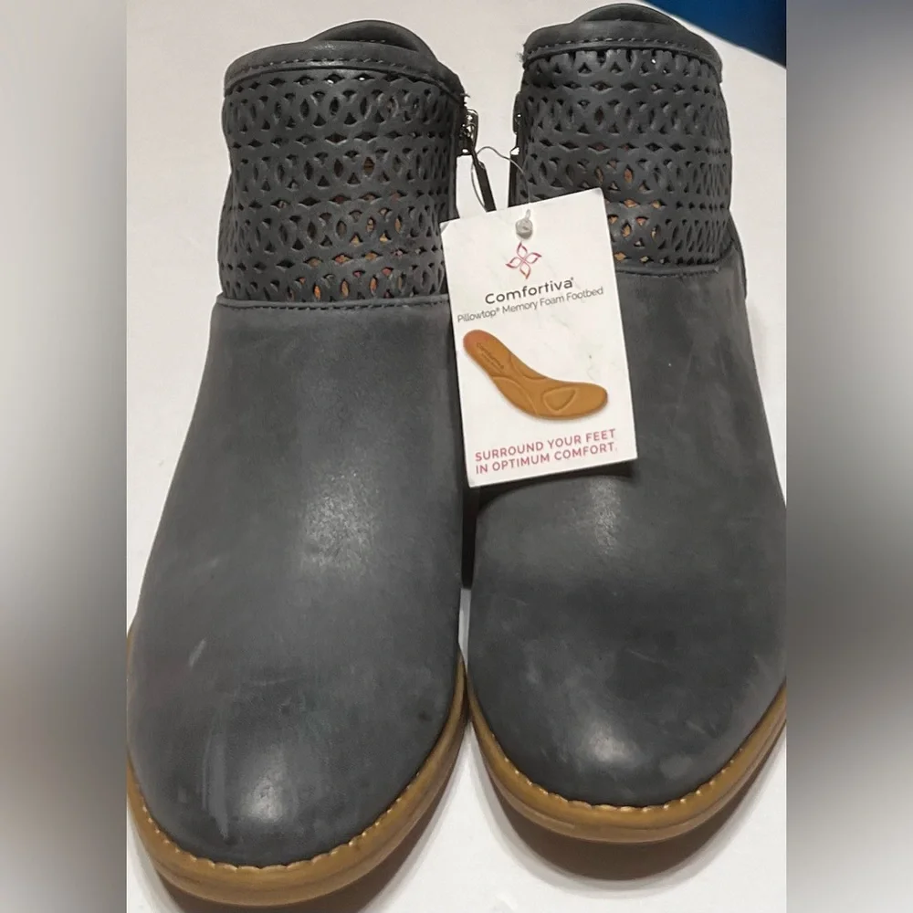 Comfortiva leather Boots new